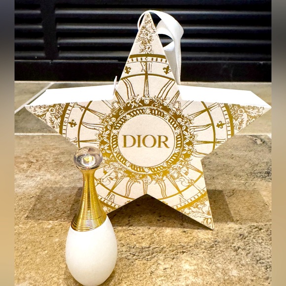 Limited Edition Dior Holiday 2024 Star Ornament and Deluxe Sample - Picture 1 of 7